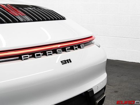Used 2022 Porsche 911 Carrera image 18
