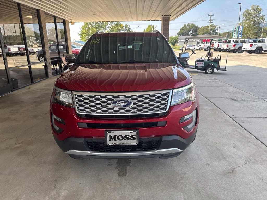 Used 2017 Ford Explorer Platinum AWD/4WD image 2