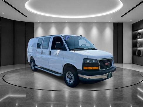 Used 2025 GMC Savana 2500 w/ Driver Convenience Package RWD image 2