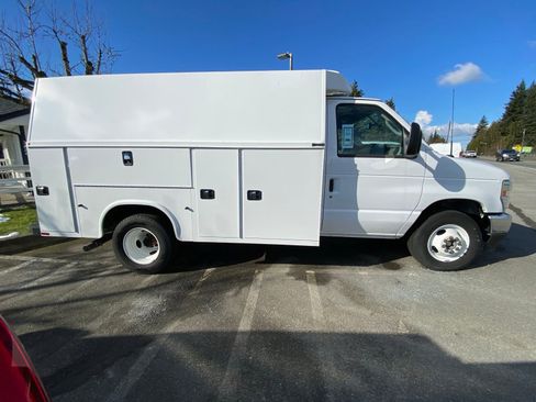 New 2025 Ford E-350 and Econoline 350 Super Duty w/ Power Equipment Group image 4