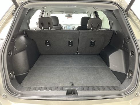 Used 2018 Chevrolet Equinox LT FWD image 26