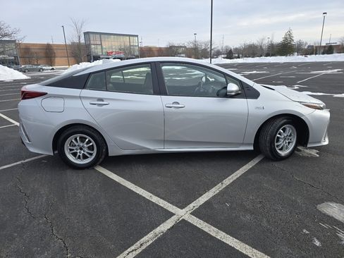 Used 2021 Toyota Prius Prime XLE image 21