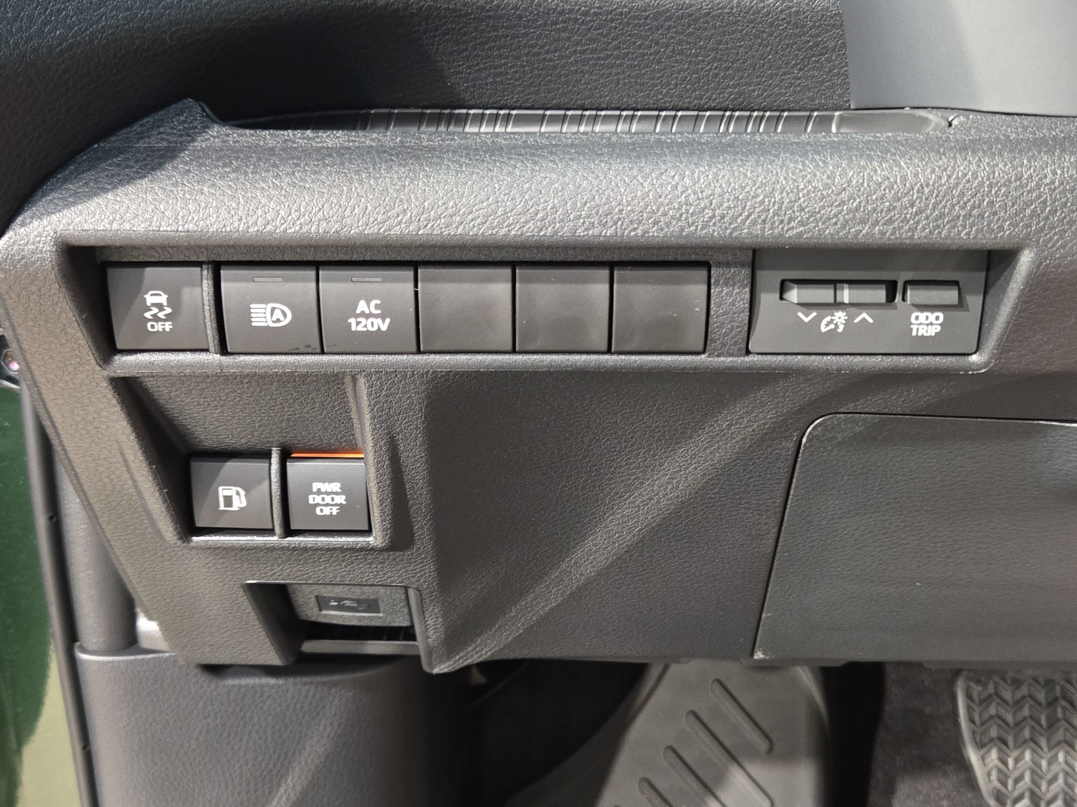 New 2026 Toyota Sienna XLE Woodland Edition AWD/4WD image 18