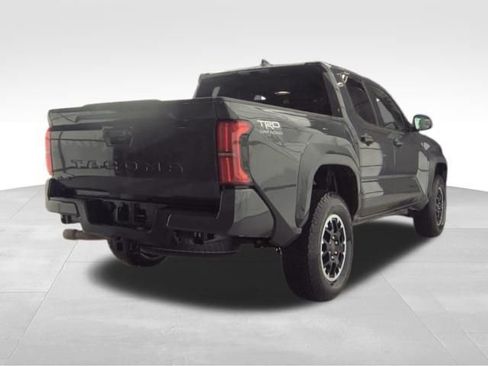 Used 2025 Toyota Tacoma TRD Off-Road image 4