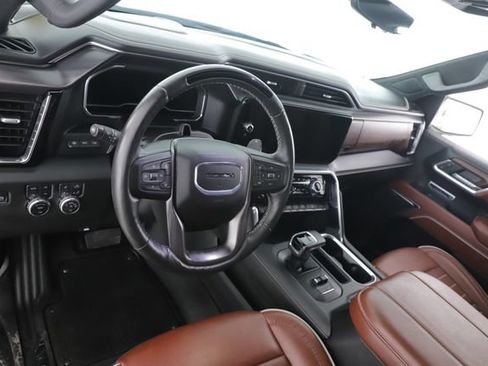 Used 2025 GMC Sierra 1500 Denali Ultimate AWD/4WD image 18