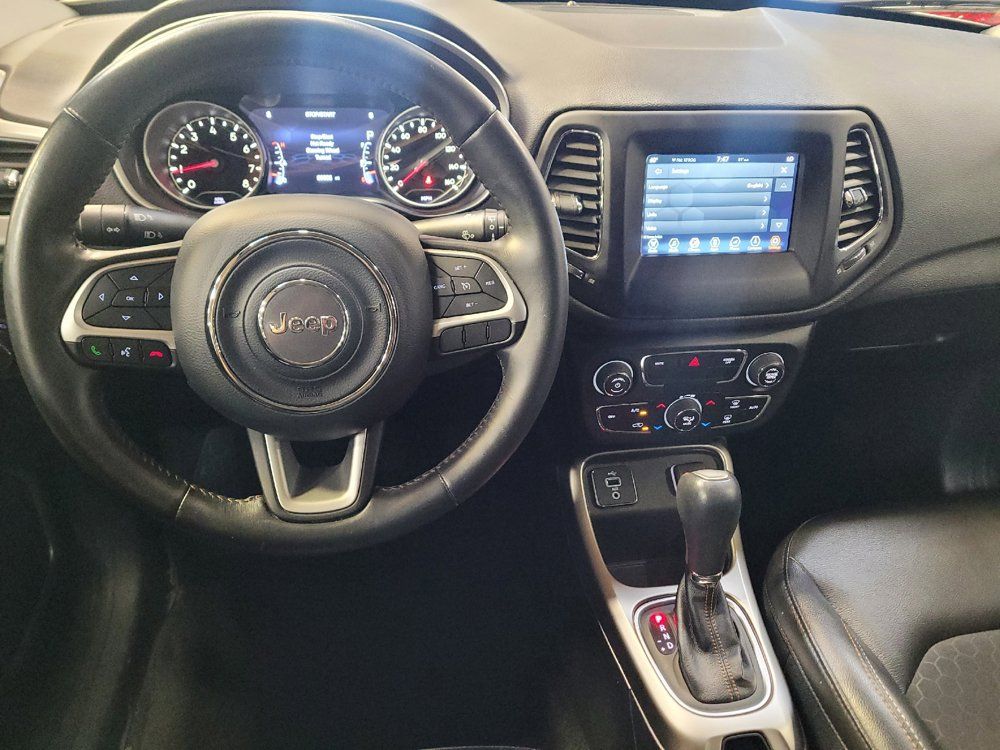 Used 2018 Jeep Compass Latitude w/ Popular Equipment Group FWD image 22