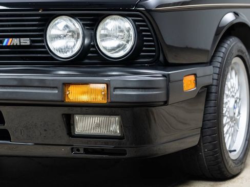 Used 1988 BMW M5 RWD image 15