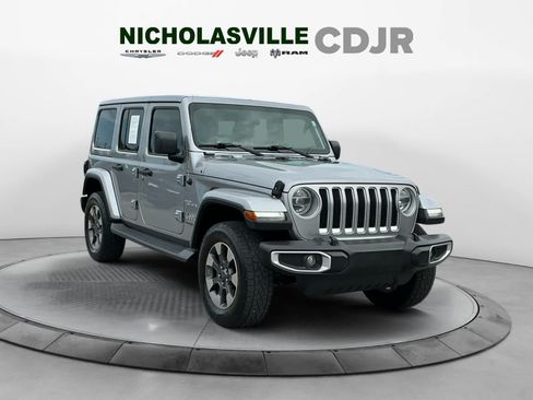 Used 2018 Jeep Wrangler Unlimited Sahara w/ LED Lighting Group AWD/4WD image 7