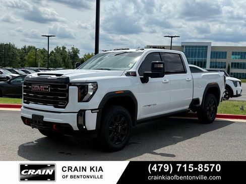 Used 2024 GMC Sierra 2500 AT4 w/ AT4 Premium Plus Package AWD/4WD image 3