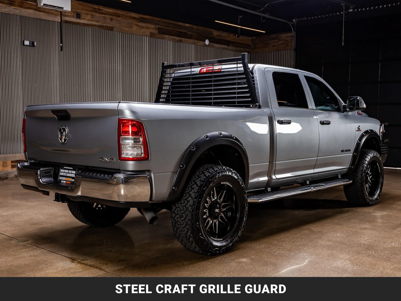 Used 2021 RAM 2500 Tradesman w/ Chrome Appearance Group AWD/4WD image 9
