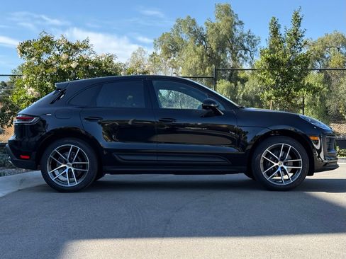 Certified 2025 Porsche Macan image 8