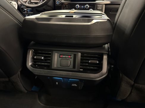 Used 2023 Ford F150 Platinum image 22