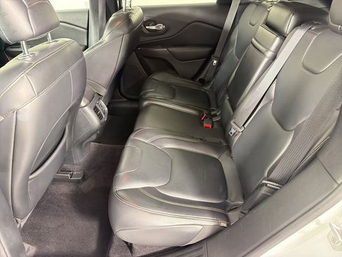 Used 2016 Jeep Cherokee Limited image 15