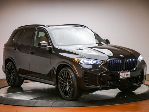 Used 2024 BMW X5 xDrive40i w/ M Sport Package AWD/4WD image 6
