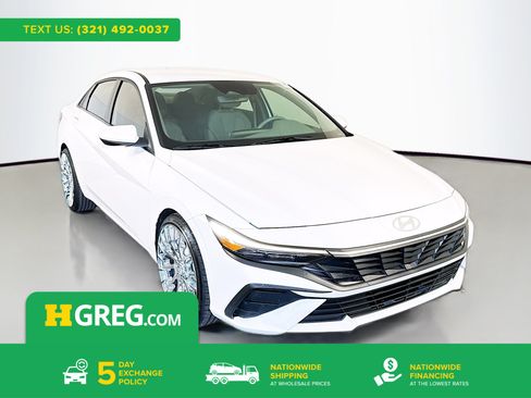 Used 2025 Hyundai Elantra SE FWD image 1