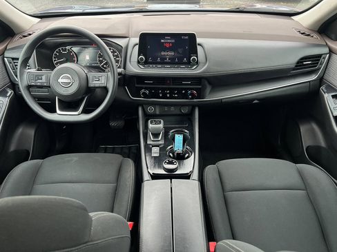 Used 2023 Nissan Rogue S image 29