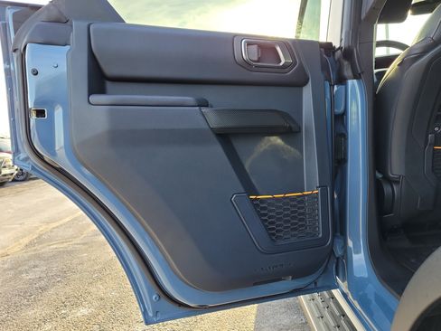 Used 2024 Ford Bronco Badlands image 9