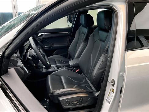 Certified 2024 Audi Q3 2.0T Premium Plus image 10