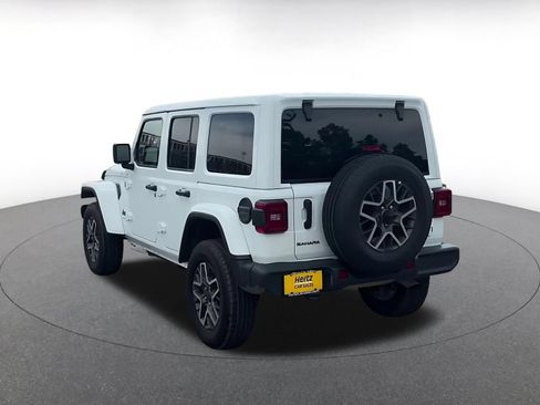 Used 2025 Jeep Wrangler Unlimited Sahara AWD/4WD image 10