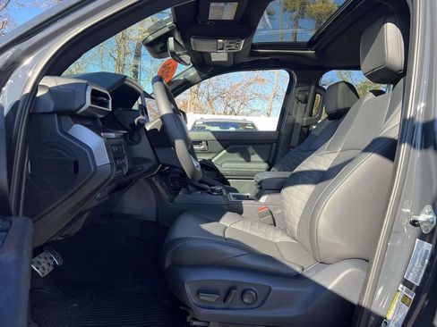 Used 2024 Toyota Tacoma TRD Sport image 14