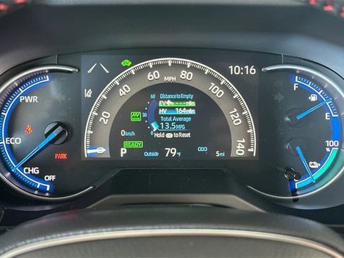 Used 2025 Toyota RAV4 SE image 22