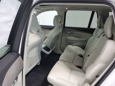 Used 2024 Volvo XC90 B6 Plus image 34