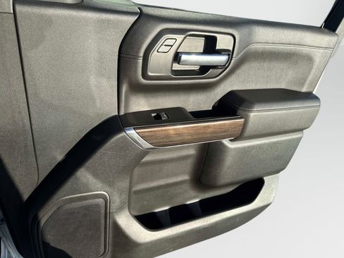 Used 2022 Chevrolet Silverado 1500 LT Trail Boss image 15