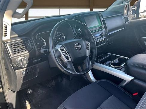 Used 2024 Nissan Titan SV w/ SV Convenience Package image 14