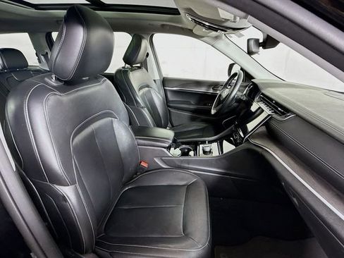 Used 2022 Jeep Grand Cherokee L Limited image 33