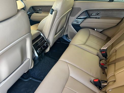 New 2025 Land Rover Range Rover SE image 11