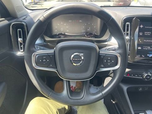 Used 2021 Volvo XC40 T5 Momentum w/ Premium Package AWD/4WD image 25