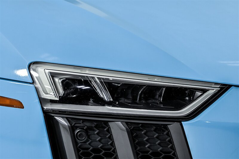 Used 2017 Audi R8 V10 AWD/4WD image 4