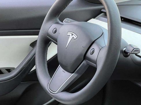 Used 2020 Tesla Model 3 Standard Range Plus RWD image 24