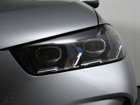 Used 2025 BMW X5 xDrive50e w/ Parking Assistance Package image 11