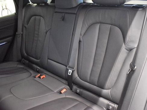 Used 2022 BMW X5 xDrive40i w/ M Sport Package AWD/4WD image 7