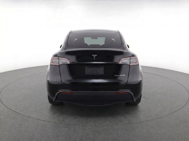 Used 2021 Tesla Model Y Long Range AWD/4WD image 7