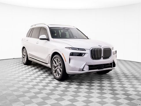 Certified 2024 BMW X7 xDrive40i w/ Climate Comfort Package image 7