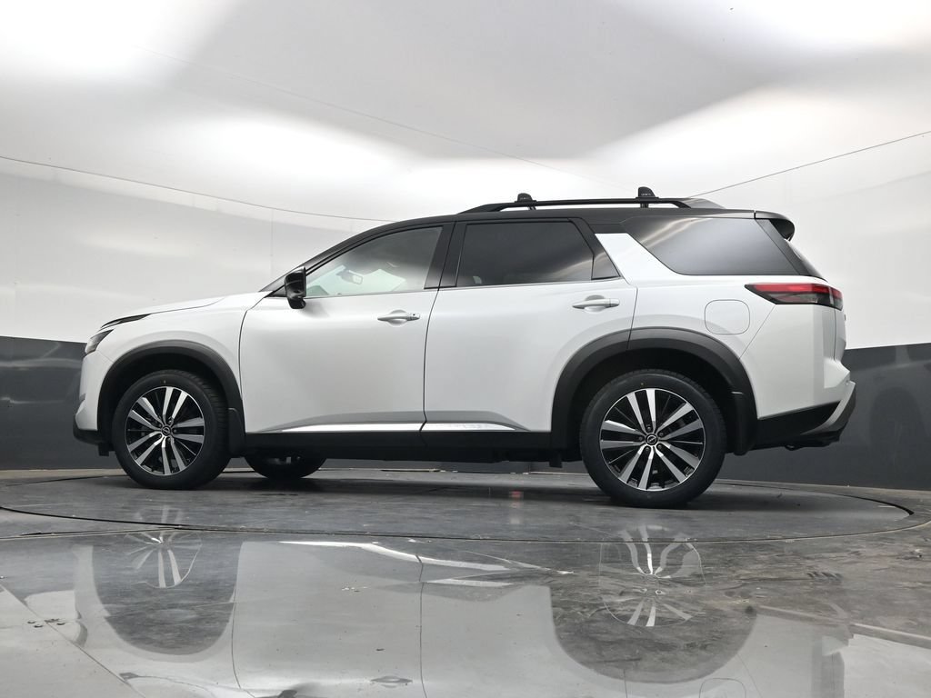 Used 2025 Nissan Pathfinder Platinum FWD image 44