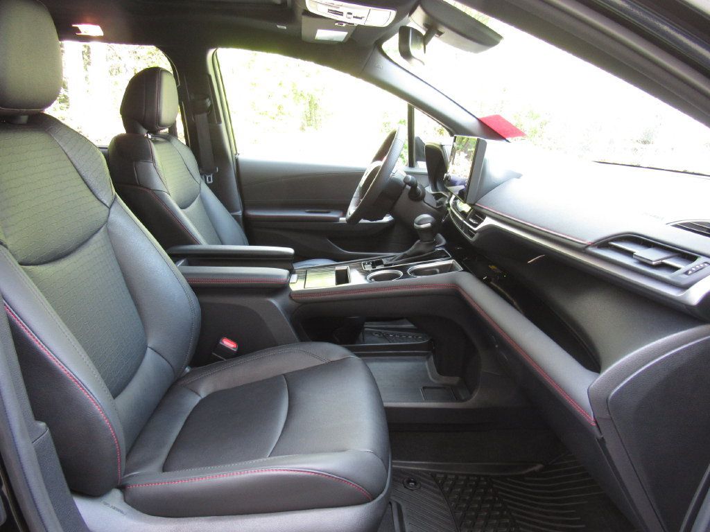 Used 2025 Toyota Sienna XSE AWD/4WD image 20