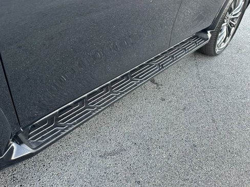 Used 2024 Nissan Armada Platinum w/ Captain's Chairs Package image 27