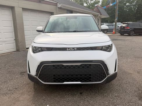 Used 2023 Kia Soul LX w/ Option Group 015 FWD image 10