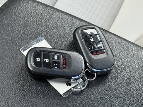 Used 2023 Honda Civic Touring image 31