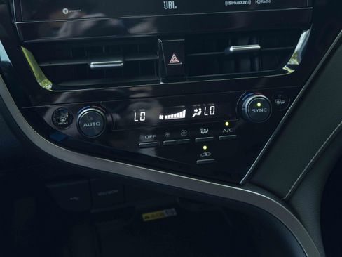 Used 2021 Toyota Prius Prime XLE FWD image 33