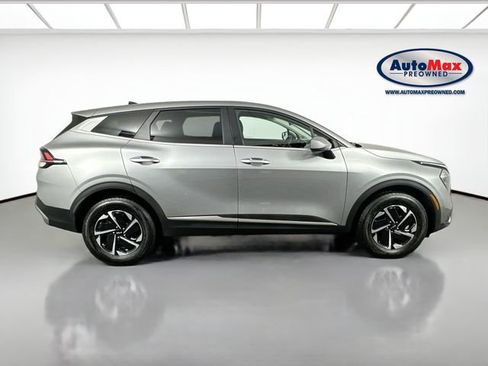 Used 2023 Kia Sportage LX image 9