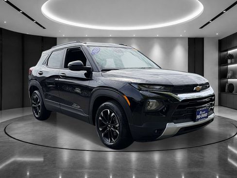 Certified 2023 Chevrolet TrailBlazer LT FWD image 2