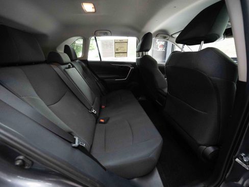 Used 2019 Toyota RAV4 LE w/ All Weather Liner Package AWD/4WD image 25