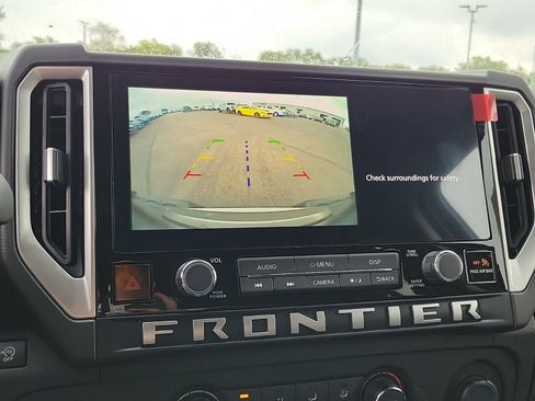 Used 2025 Nissan Frontier SV w/ Tow Package image 25