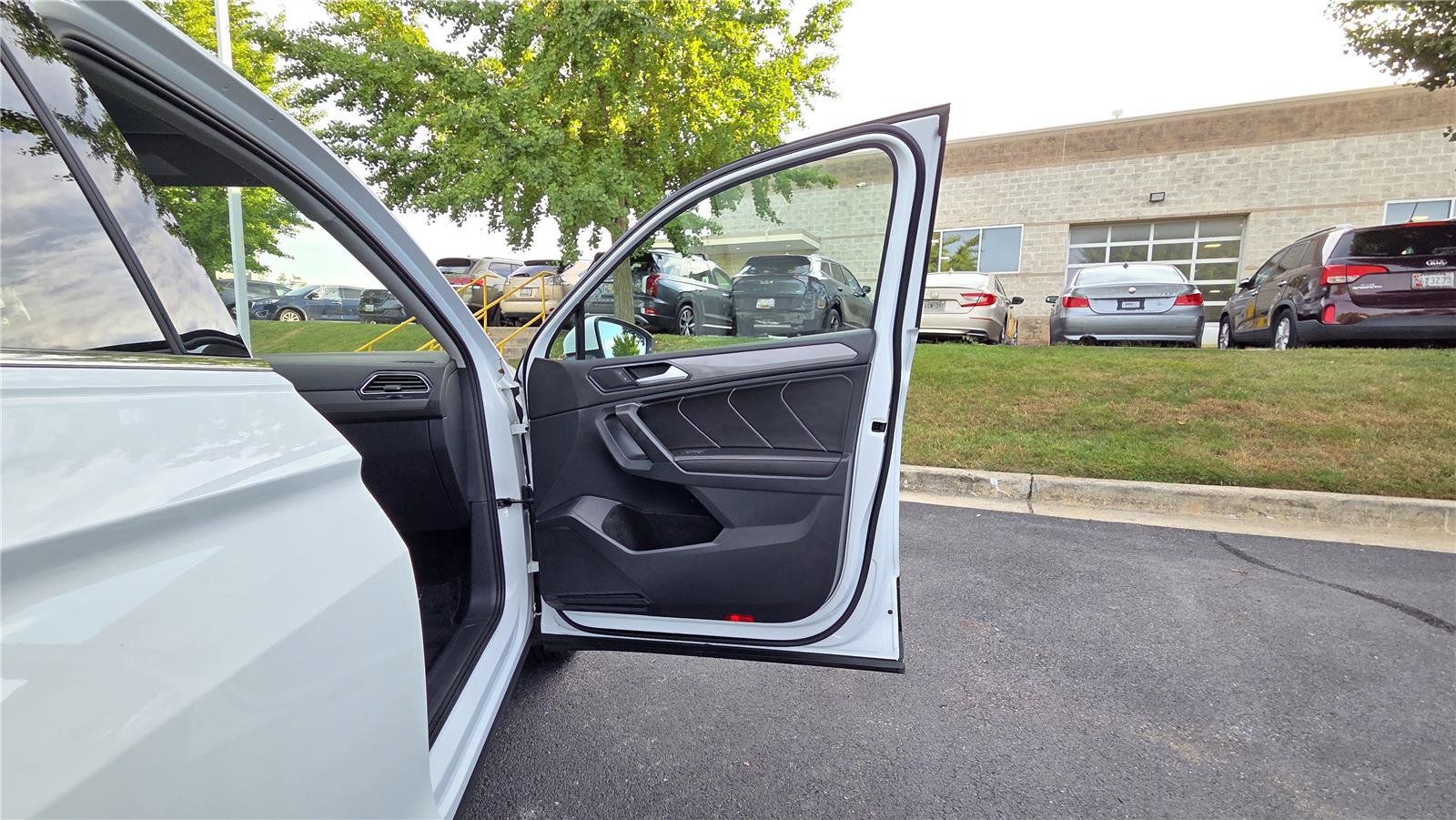 Certified 2022 Volkswagen Tiguan SE AWD/4WD image 30