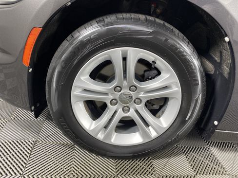 Used 2020 Dodge Charger SXT RWD image 11
