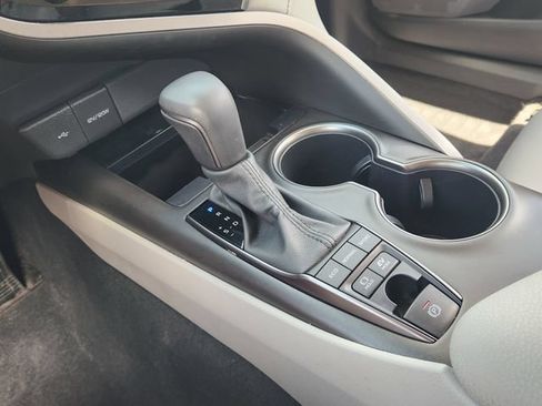 Used 2024 Toyota Camry SE FWD image 16